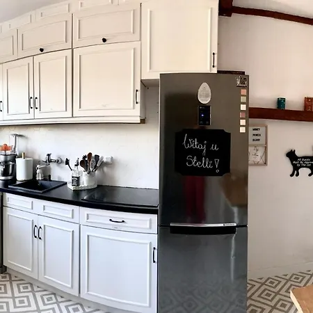 Stella's Mansion Pokoje 5 Minut Od Plazy Homestay